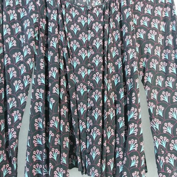 Express Black Floral Blouse Button Front Size Small - Picture 2 of 8